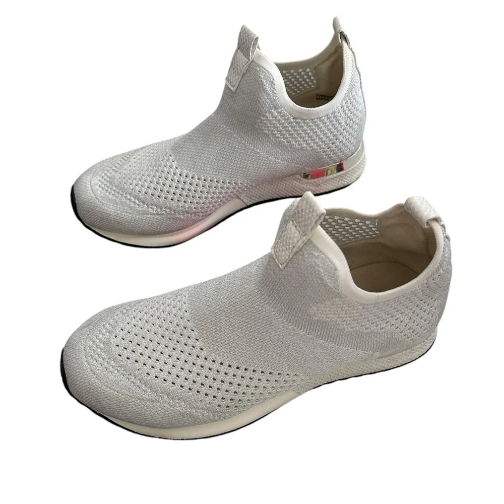 J Slides Urban Sport Women's White Orion Slip-On Sneakers size 7 EUC